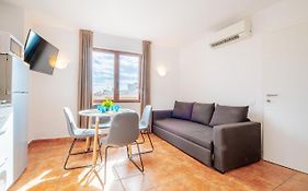 Apartamento 23 en la muralla romana junto a la Catedral